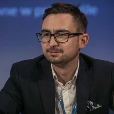 Zespół EVALL przy pracy nad systemami zasilania i magazynami energii